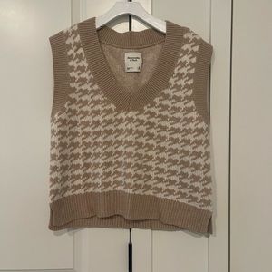 Abercrombie Sweater Vest
